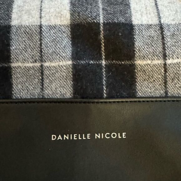 Danielle Nicole Hudson Tote Bag in Black and White Plaid EUC - Picture 13 of 15